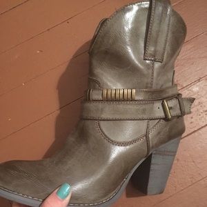 Grey Heeled Cowgirl booties
